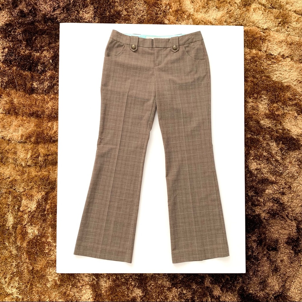 Low-waisted trousers